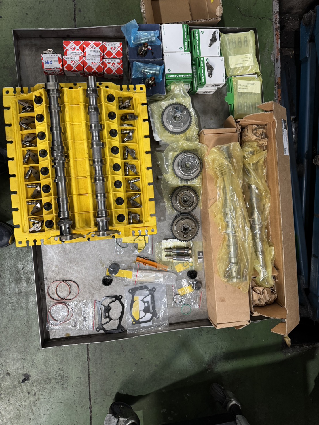 全新汽門搖臂（INA／Schaeffler）與液壓頂筒，數量多，進排氣搖臂各 8 支、液壓頂筒 16 顆。