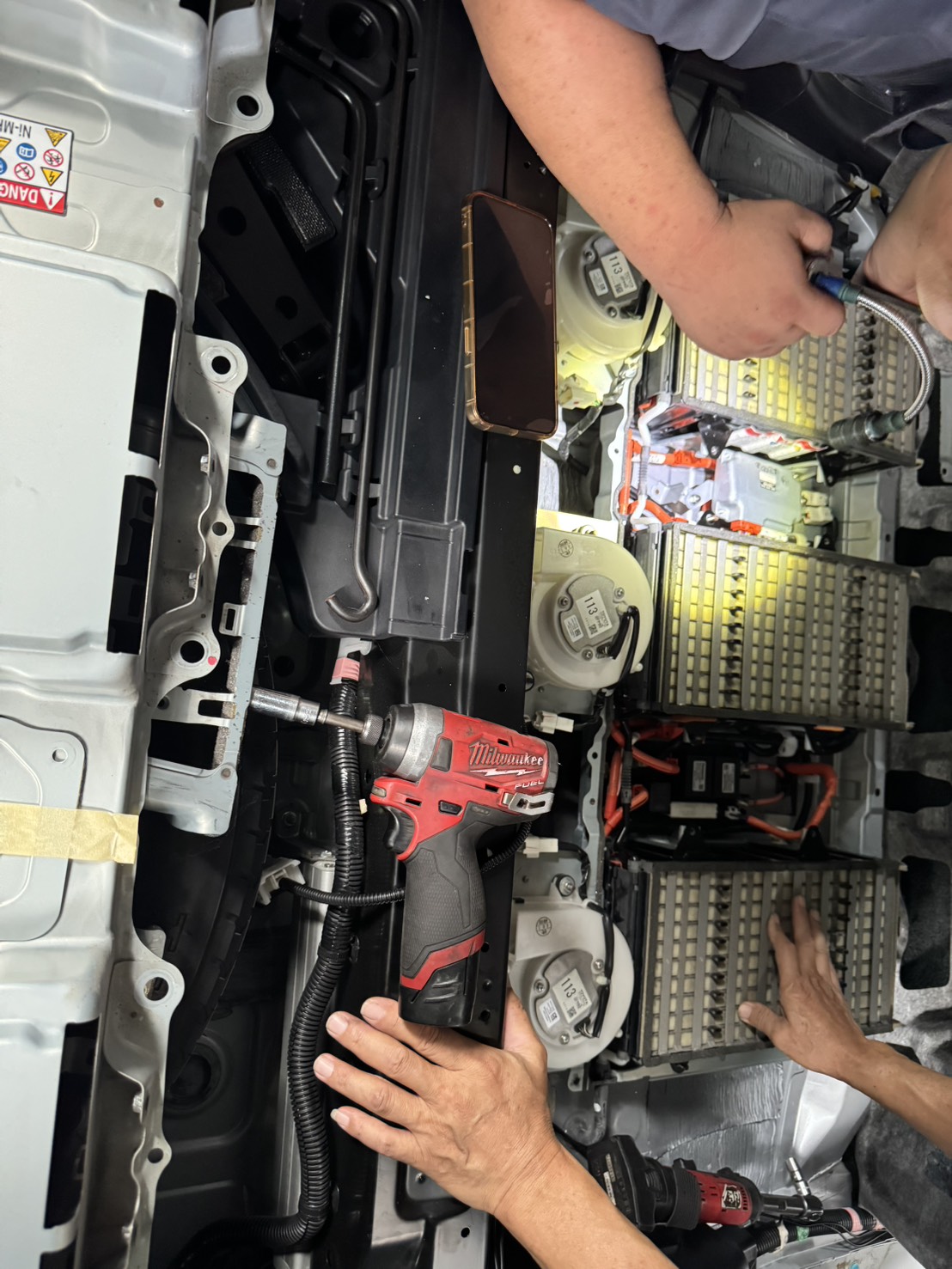 RX450h油電電池拆卸施工