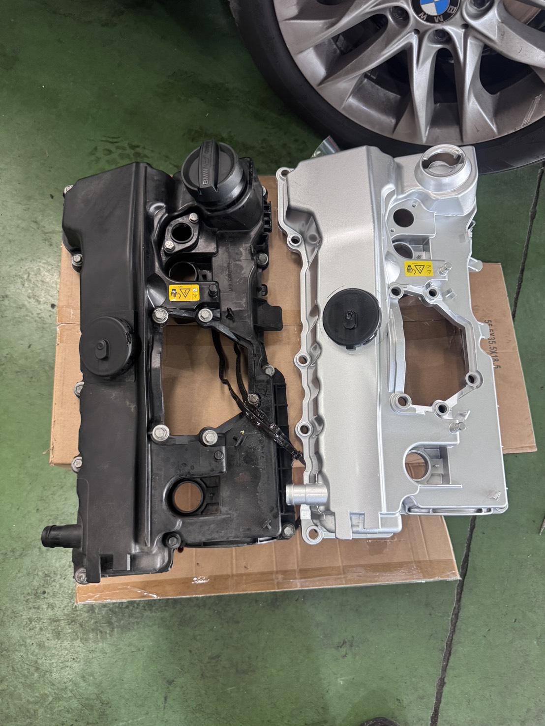 BMW X1 N46N汽門蓋拆除後氣缸蓋裸露，VANOS正時系統可見｜聯承汽車台中
